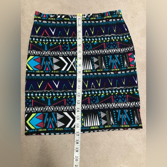 H&M Aztec mini skirt - size XS - Picture 2 of 4